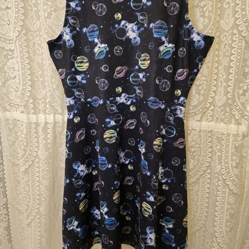 Hot Topic Cosmic Aura Dress, Womans Dress, 4 Planets Aop Tank Skater Dress, 1 - Picture 4 of 7